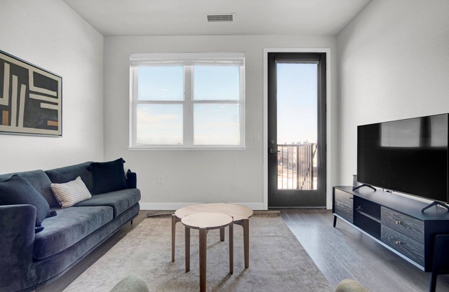 Ideal RiNo 2BR w/ Pool, W/D & Gym, 2 blocks to Coors Field, by Blueground