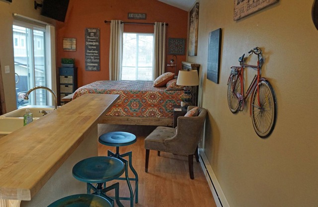 Industrial Old Town Bungalow w/ Free Cruiser Bikes