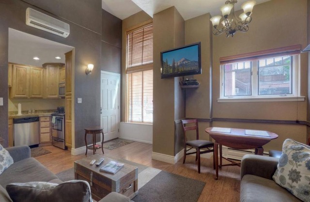 Jarvis Condo 109
