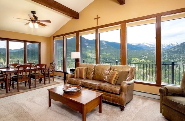 Kintzle Vacation Home at Windcliff by RedAwning