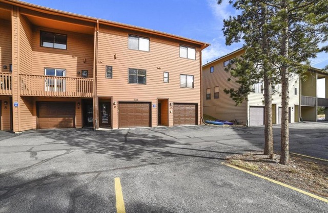 Lagoon Townhouse 