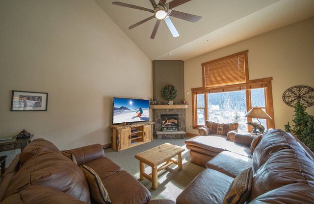 Last Minute Holiday Rates! Slope views from Deck