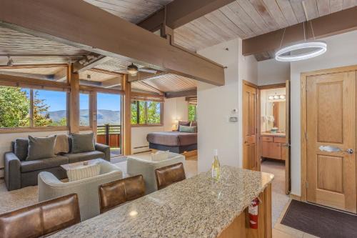 Laurelwood Condominiums 111