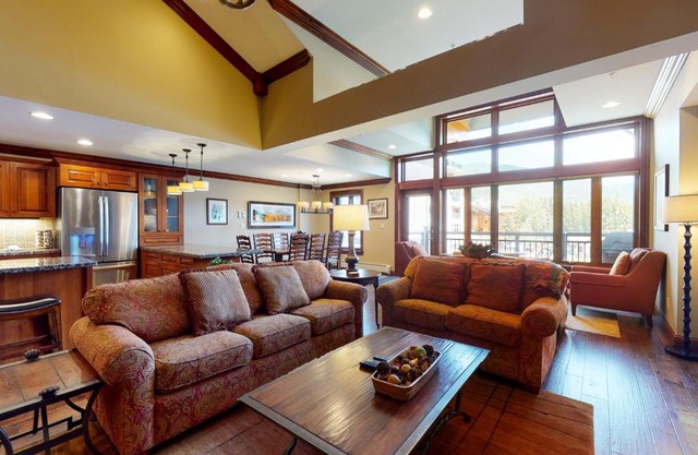 Lion Square Lodge East 