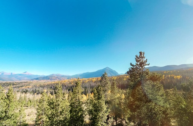 Lofted condo w/ mountain views & shared pool/hot tubs - near hiking/biking!