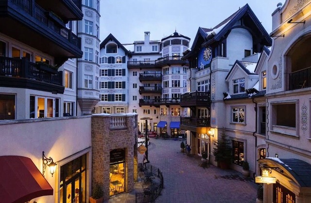 Luxury 2BR Arrabelle residence - ski in/ski out in Lionshead, rooftop pool & spa