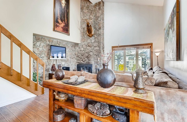 Luxury Penthouse near Riverfront Gondola A808