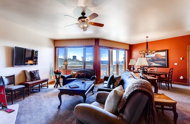 Luxury Ski-In/Out Condo w/Free WiFi, Fireplace, W/D, Shared Pool, Hot Tub, Grill