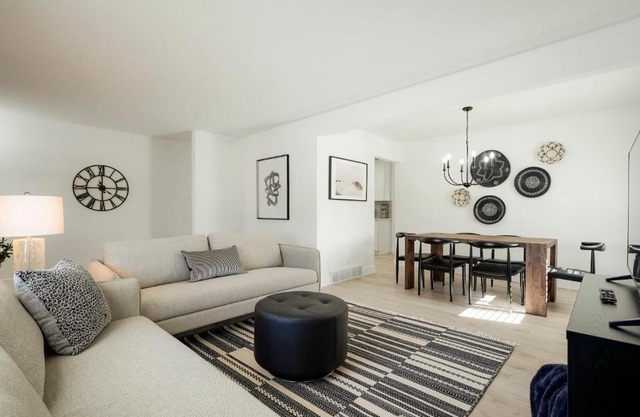@ Marbella Lane - 5BR Stylish and Modern Home