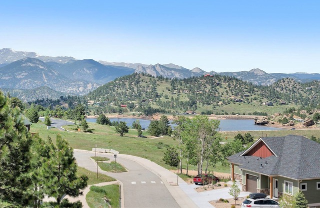 Mount Chiquita 10A - 2 Br Condo with Private Hot Tub - Lake/Mmountain Views!