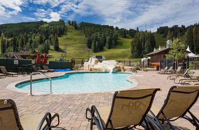New Townhome Across from Purgatory - Awesome Views - Hot Tub - Shuttle