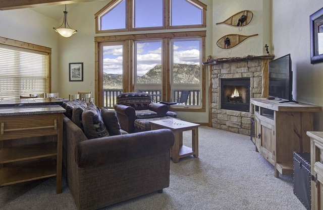 Nisa Mountain 36 - 2 Br Condo with Lake and Mountain Views!