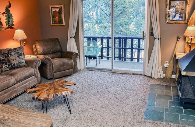 One bedroom condo minutes from National Park, and downtown Estes Park