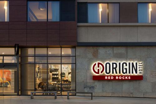 Origin Rocks Wyndham Hotel 