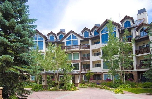 Oxford Court #305 condo