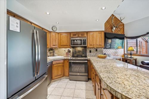 Pine Ridge 7E condo