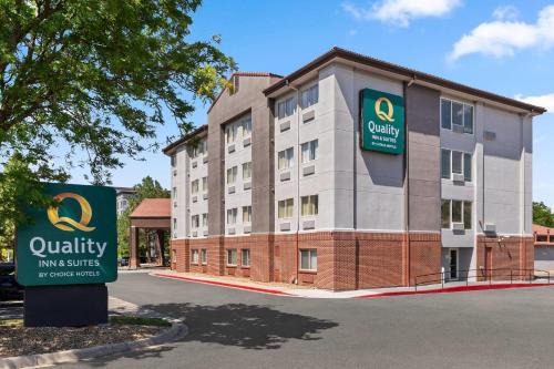 Quality Inn Suites Denver International Airport 