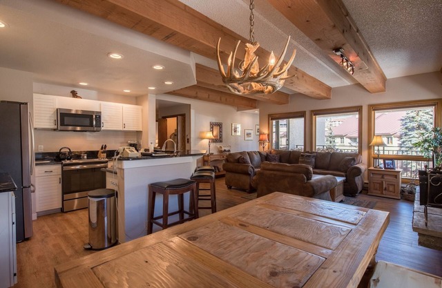 Rustic-Contemporary 3Br With Great Views! by RedAwning