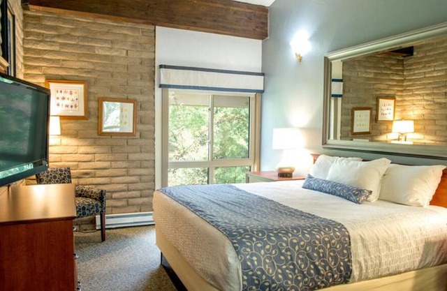 Sandstone Creek Club Condominiums