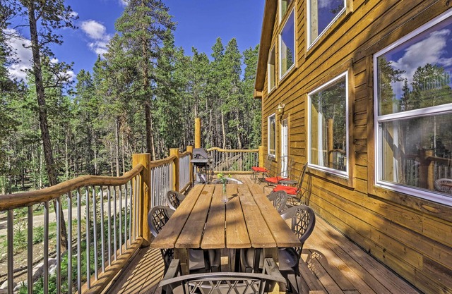 Scenic Mountain Cabin on 4 Wooded Acres & Hot Tub!