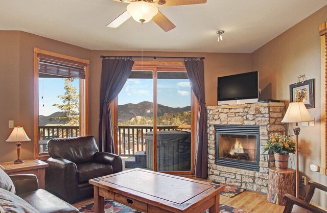 Sheep Mountain 20B - 2 Br Condo with Private Hot Tub - Lake/Mountain Views!