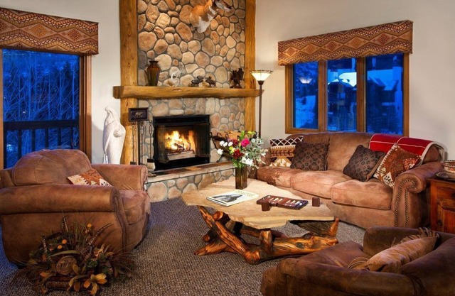 Ski-in Condo | Wood Fireplace, Balcony