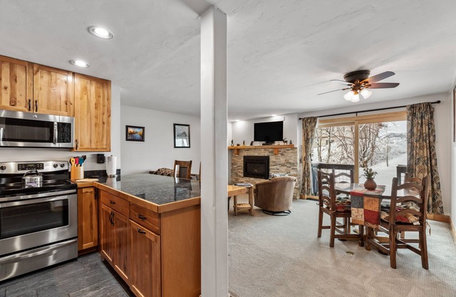 Ski-In/Ski-Out 1-Bedroom Condo w/Balcony and Fireplace!