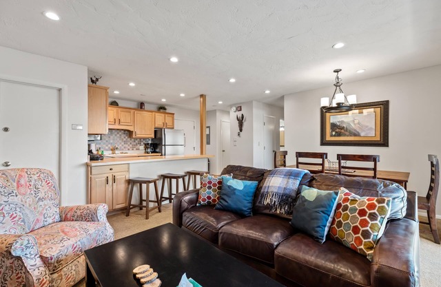 ⭐️ Ski to Deck ⎮ Free WiFi ⎮ Hot Tub