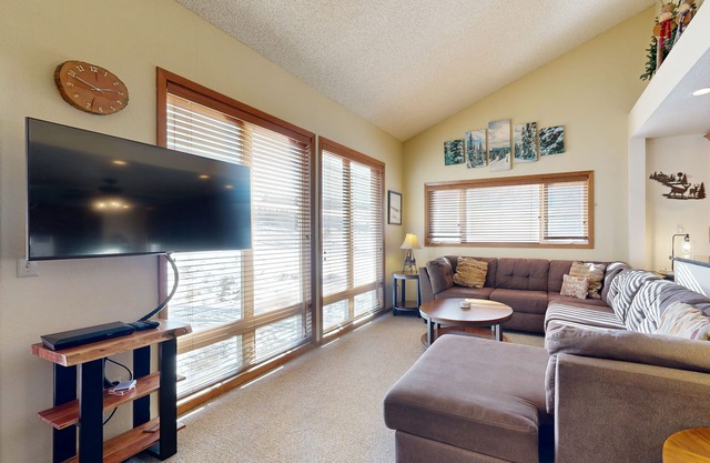 Spectacular Mountain Condo + Loft w/Private Hot Tub, Free WiFi, Shared Pool, W/D