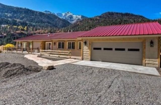 Stunning Ouray Escape w'Panoramic Mountain Views!