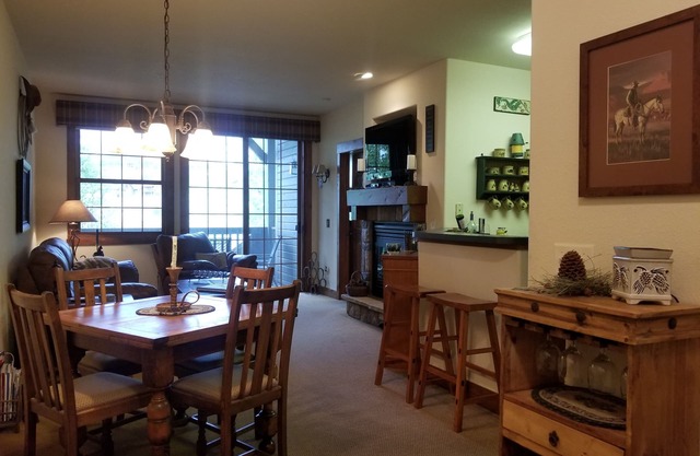 SUMMER IN THE ROCKIES! 2BR/2BA-HIKE, BIKE, GOLF, FISH-GREAT LOCATION!