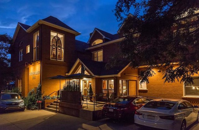 The Bradley Boulder Inn