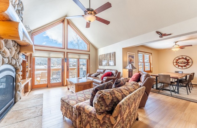 Townhome in Keystone Allows for Quick Access to River Run & Mountain House