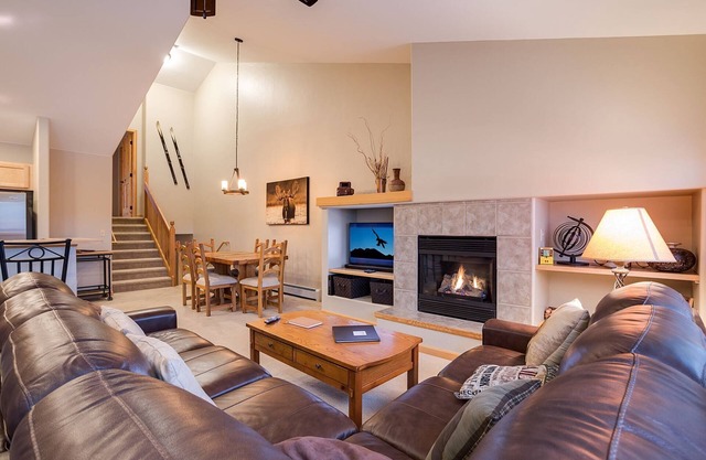 Townhome w/ 3 Bedrooms + Bunk Area, Shuffleboard & Outdoor Hot Tub!