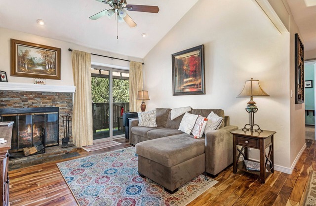 Two Bedroom Two Bath Amazing Condominium with deck and great mountain views.