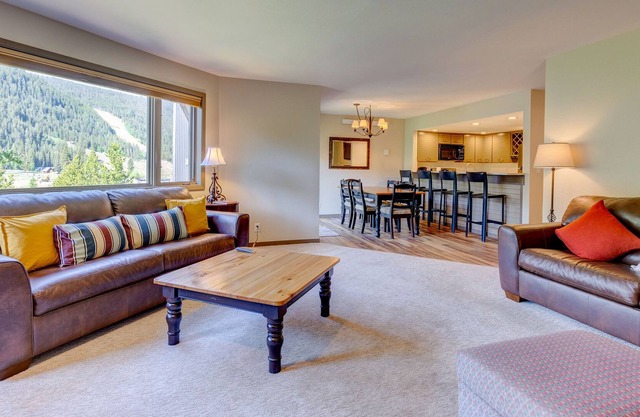 Unique 2 Bedroom Walking Distance to Lifts