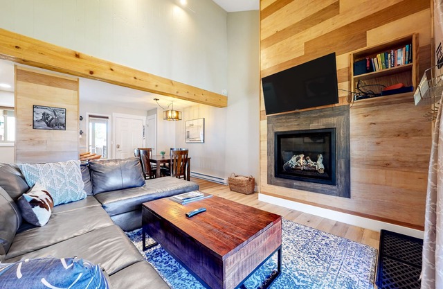 Updated, Top-Floor Condo w/Gas Fireplace, Shared Pool/Hot Tub - Walk to Shuttle