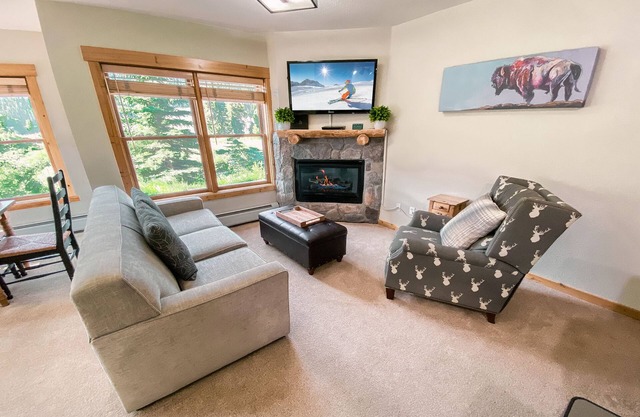 Updated unit with mountain views & private laundry