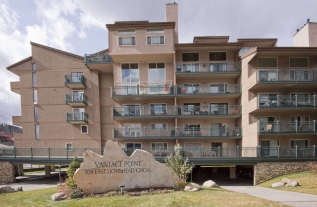 Vail 2-bedroom condo with pool/hottub