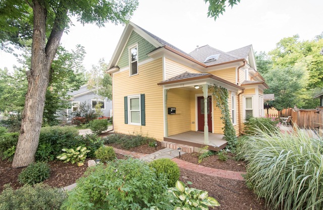 Victorian Cottage In The Heart Of Old Town
