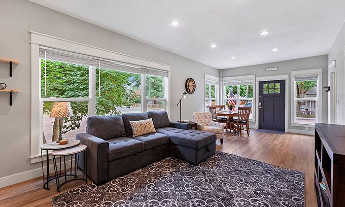 Loveland House | 100 m² House ∙ 3 bedrooms ∙ 8 guests