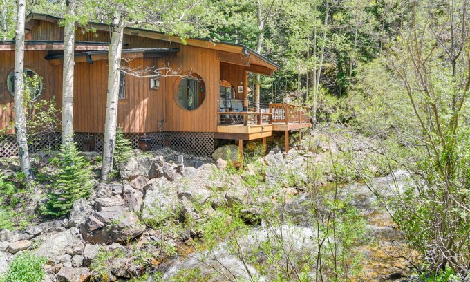 Black Hawk House | 102 m² House ∙ 2 bedrooms ∙ 4 guests