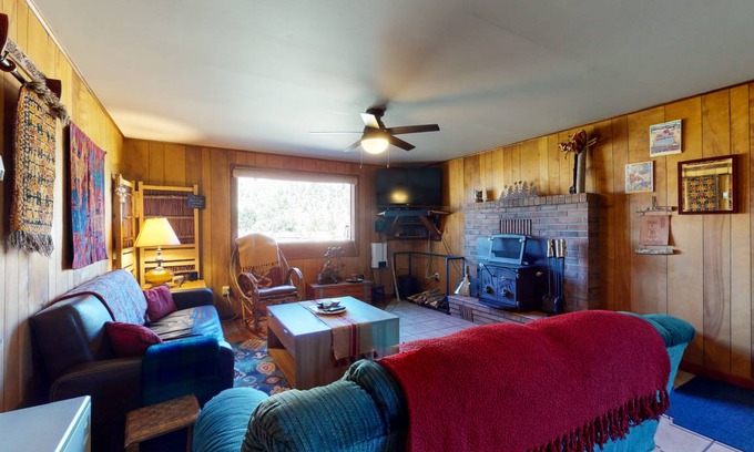 Ponderosa Pines Cabin | 105 m² Cabin ∙ 2 bedrooms ∙ 6 guests