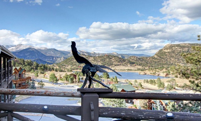 Estes Park Condo | 105 m² Condo ∙ 2 bedrooms ∙ 6 guests