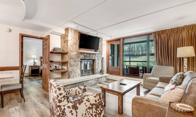 Copper Mountain Village Condo | 108 m² Condo ∙ 2 bedrooms ∙ 8 guests