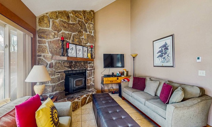 Fraser Condo | 109 m² Condo ∙ 3 bedrooms ∙ 10 guests