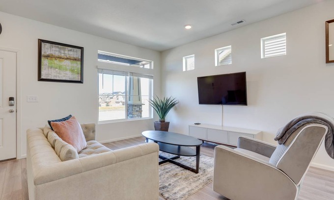 Commerce City Apartment | 111 m² Apartment ∙ 2 bedrooms ∙ 4 guests
