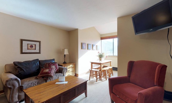 Copper Mountain Village Condo | 111 m² Condo ∙ 4 guests