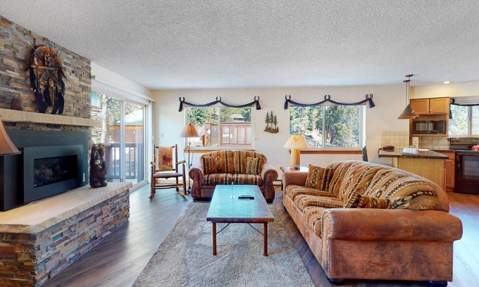 Four O'Clock Condo | 112 m² Condo ∙ 2 bedrooms ∙ 6 guests