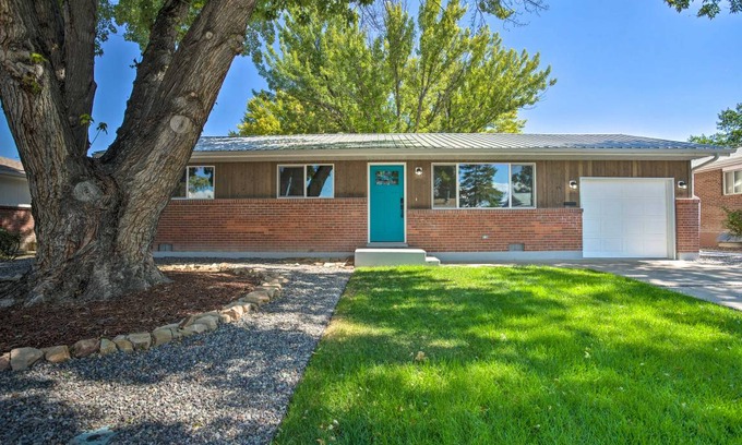 Montrose House | 119 m² House ∙ 3 bedrooms ∙ 9 guests